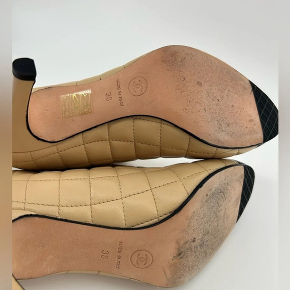 Chanel Beige Quilted Leather w Black Cap Toe Short Bootie  Heels Size 38 07A - Picture 11 of 16